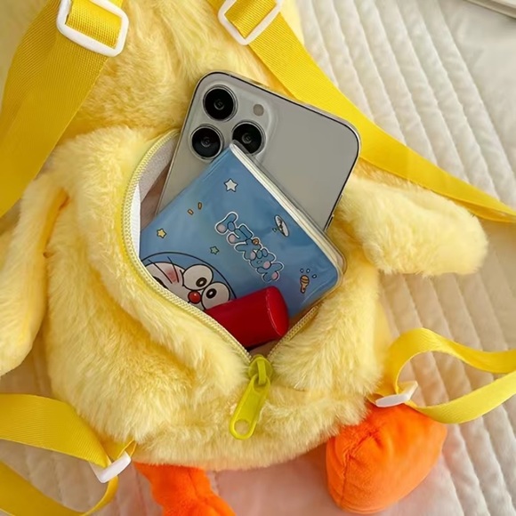 Mini yellow duck backpack - Picture 3 of 6